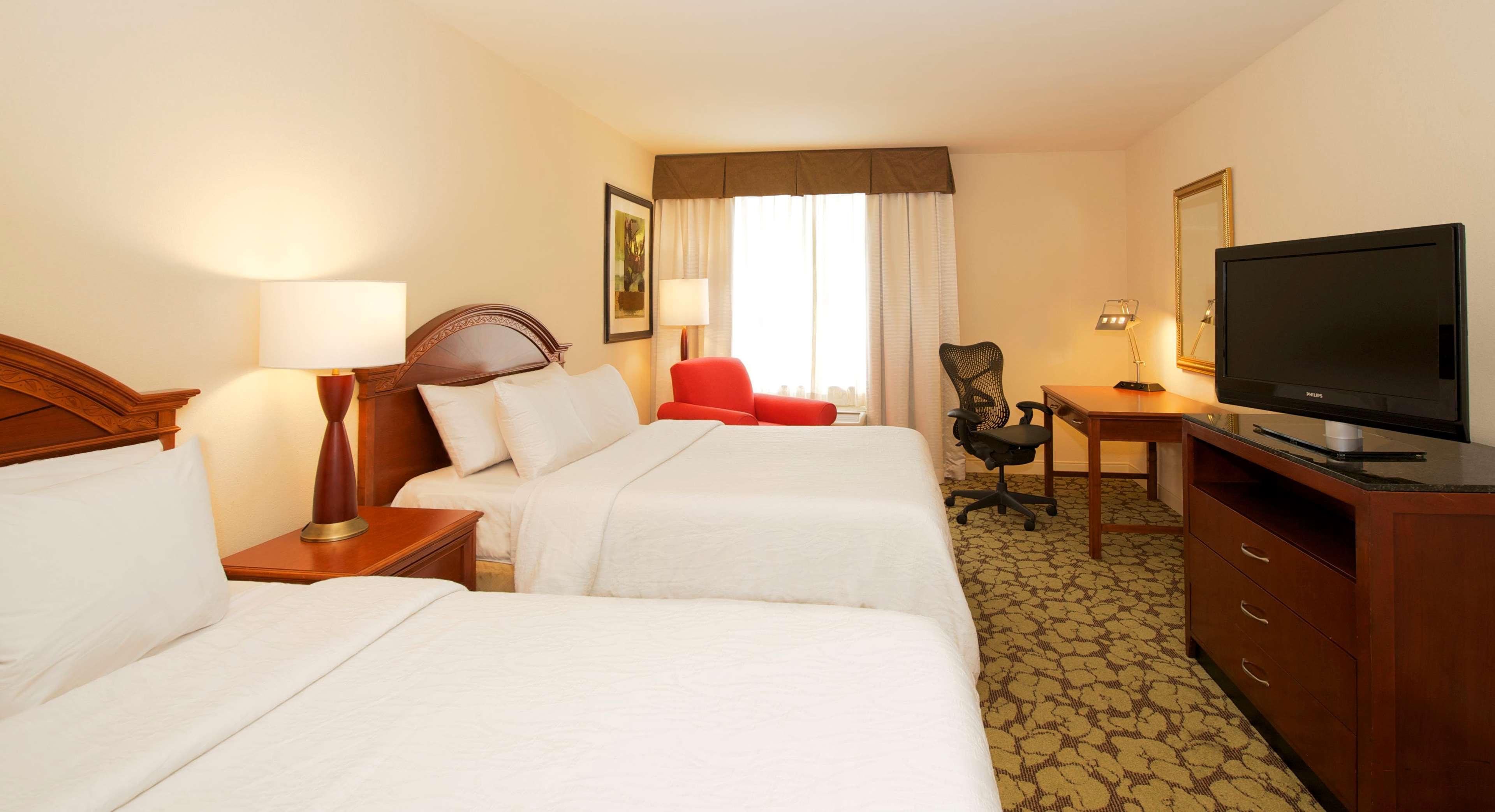 Hilton Garden Inn Virginia Beach Town Center Exterior foto