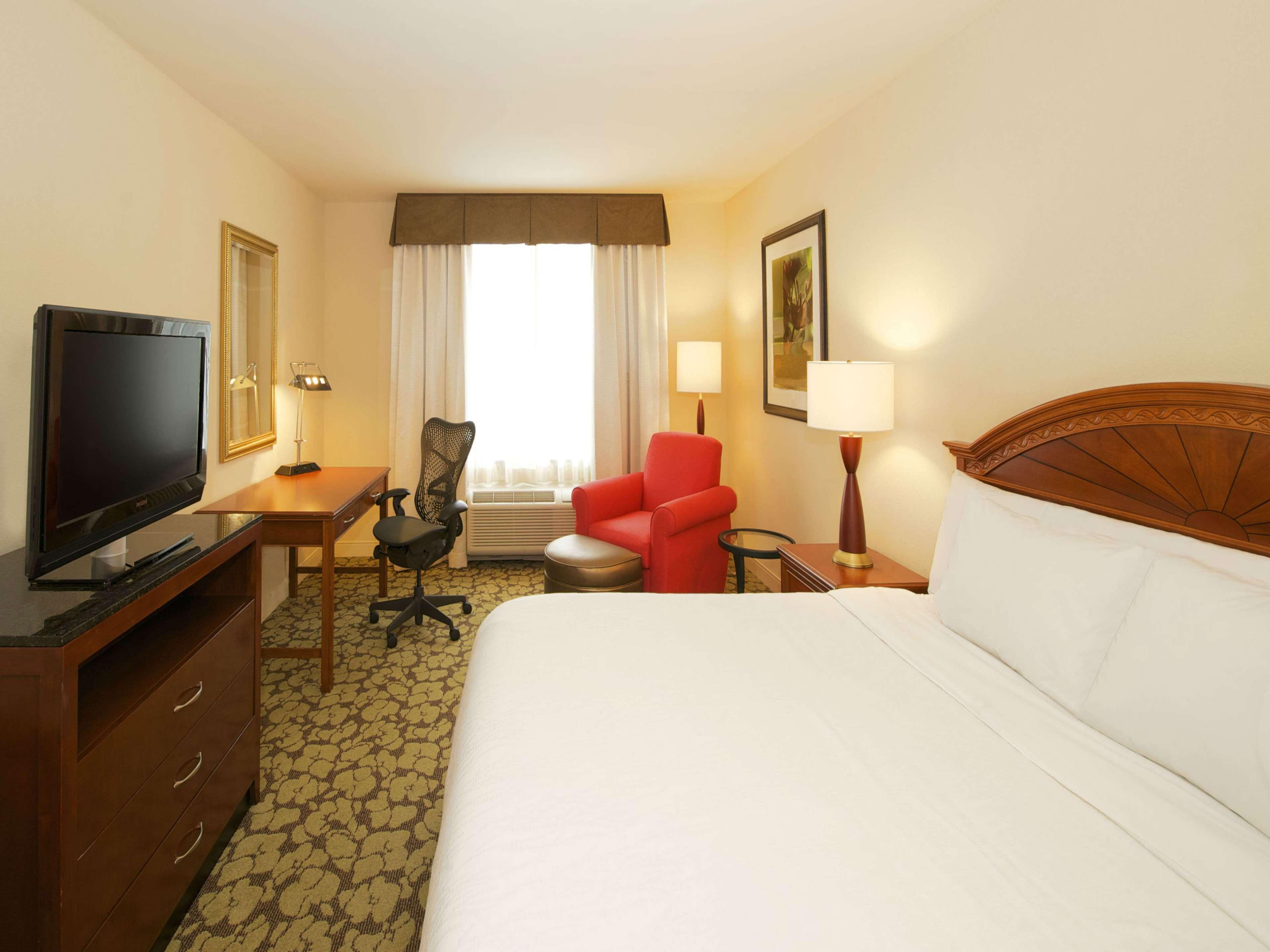 Hilton Garden Inn Virginia Beach Town Center Exterior foto