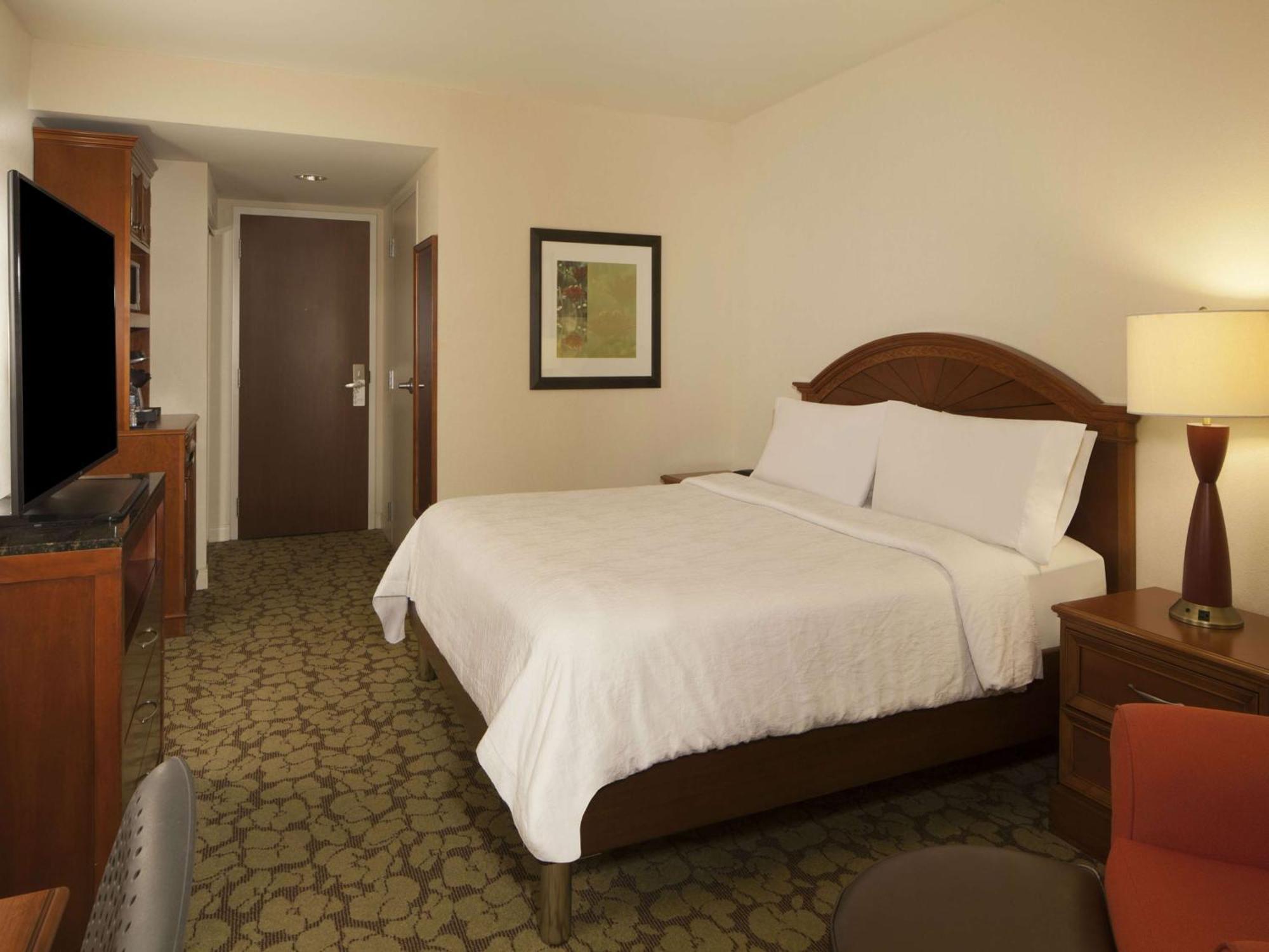Hilton Garden Inn Virginia Beach Town Center Exterior foto
