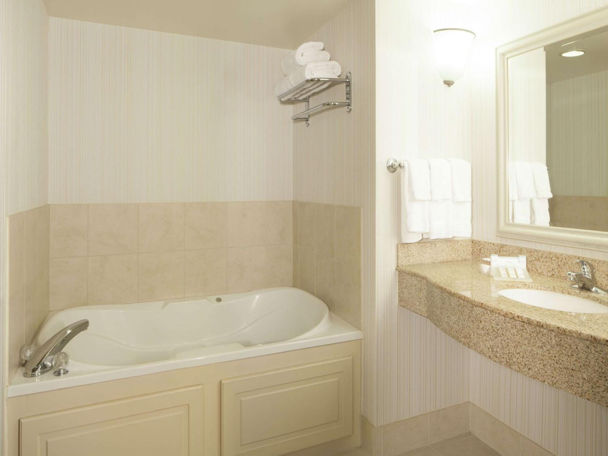 Hilton Garden Inn Virginia Beach Town Center Exterior foto