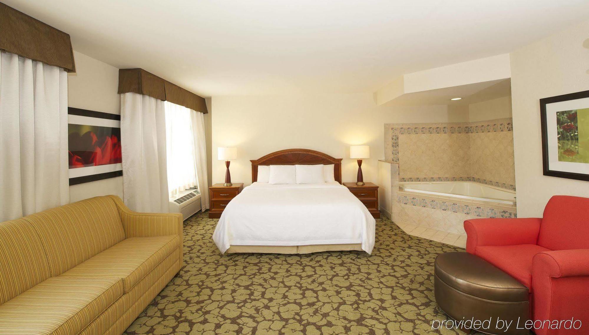Hilton Garden Inn Virginia Beach Town Center Exterior foto